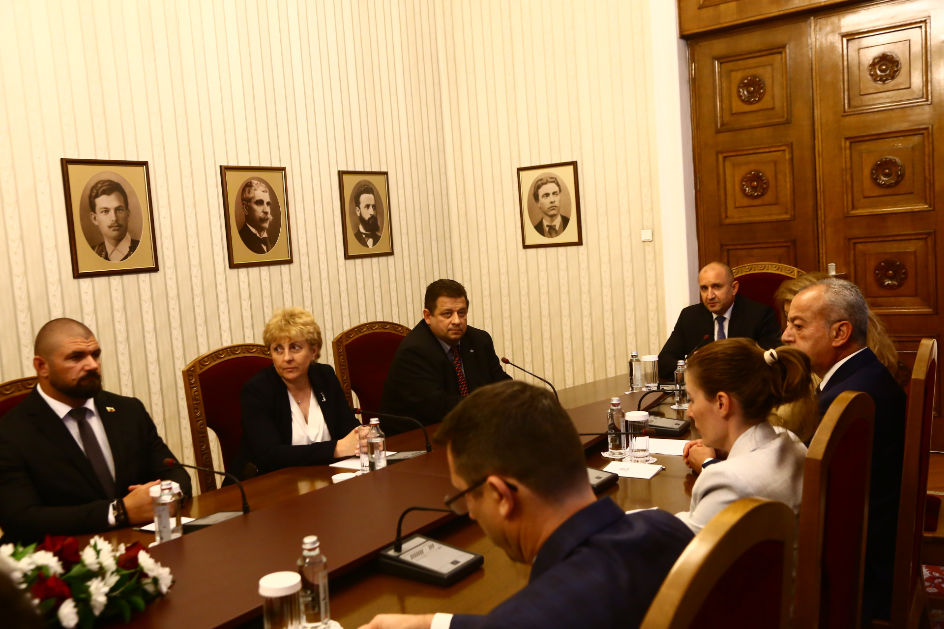 Радев шокира лидера на „Величие“ като за последно, Марков хапе устни СНИМКИ