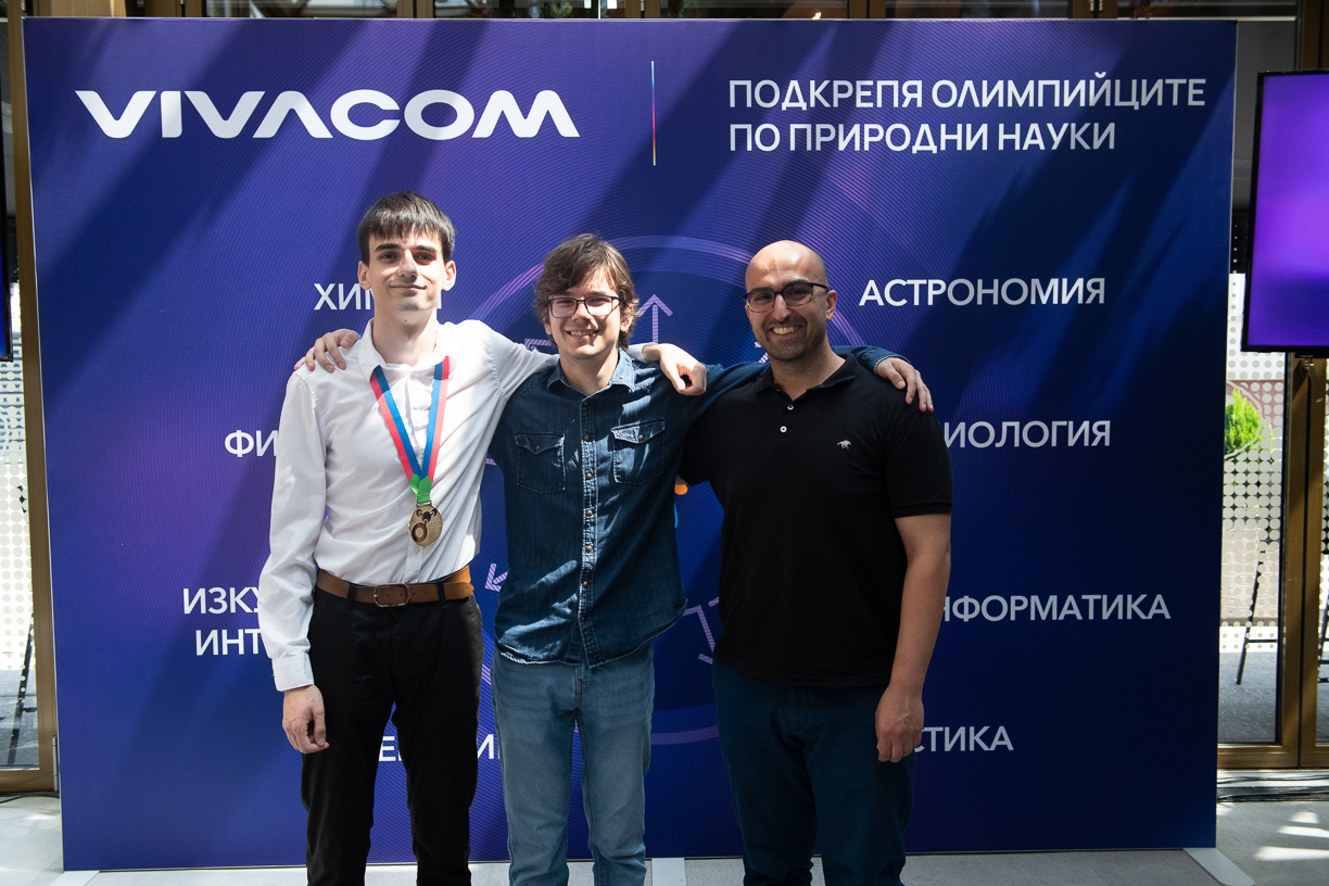 Vivacom дарява 30 000 лева на Сдружението на олимпийските отбори по природни науки