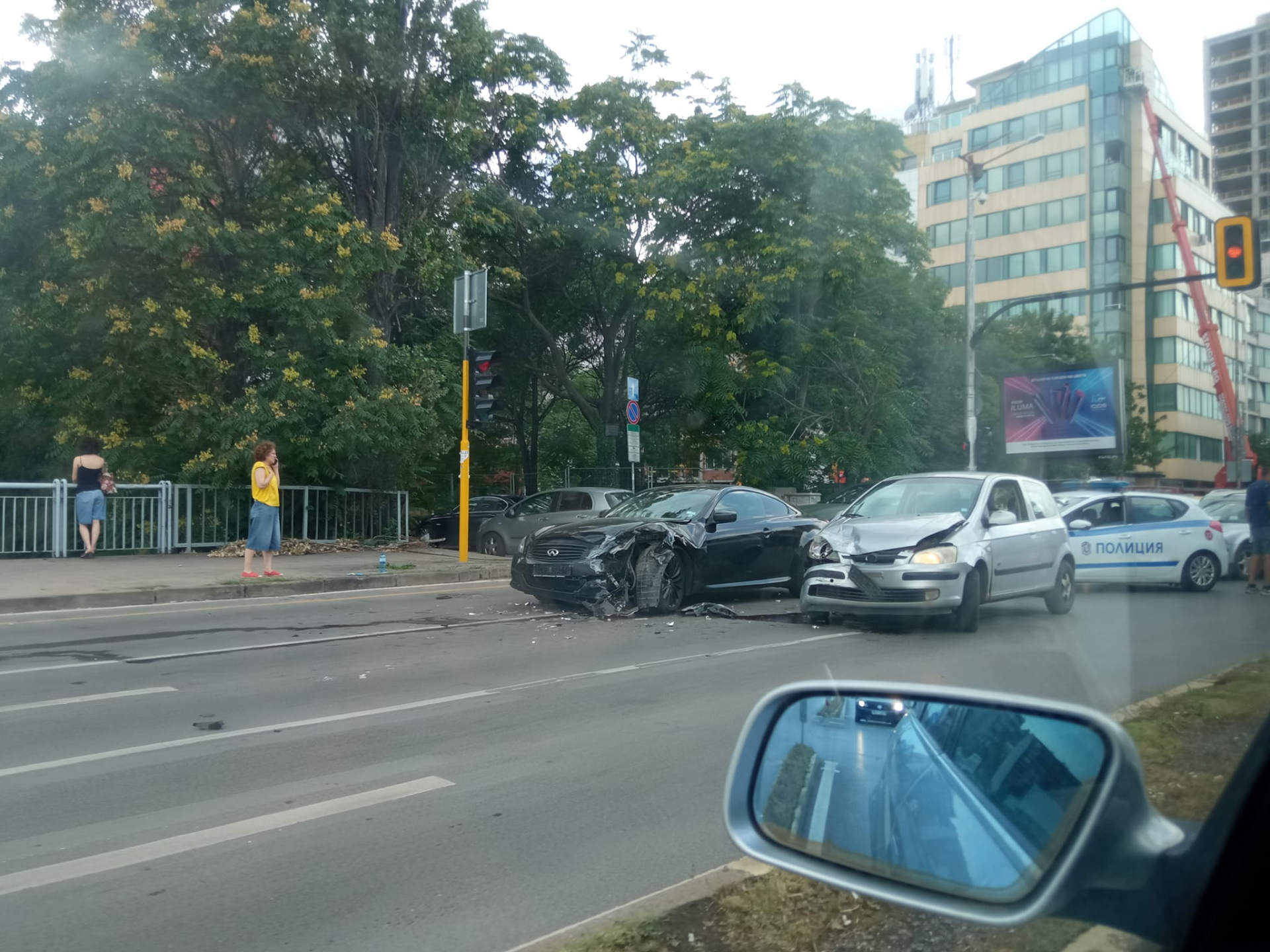 Първо в БЛИЦ! Адско меле в София, ключов булевард е блокиран СНИМКИ