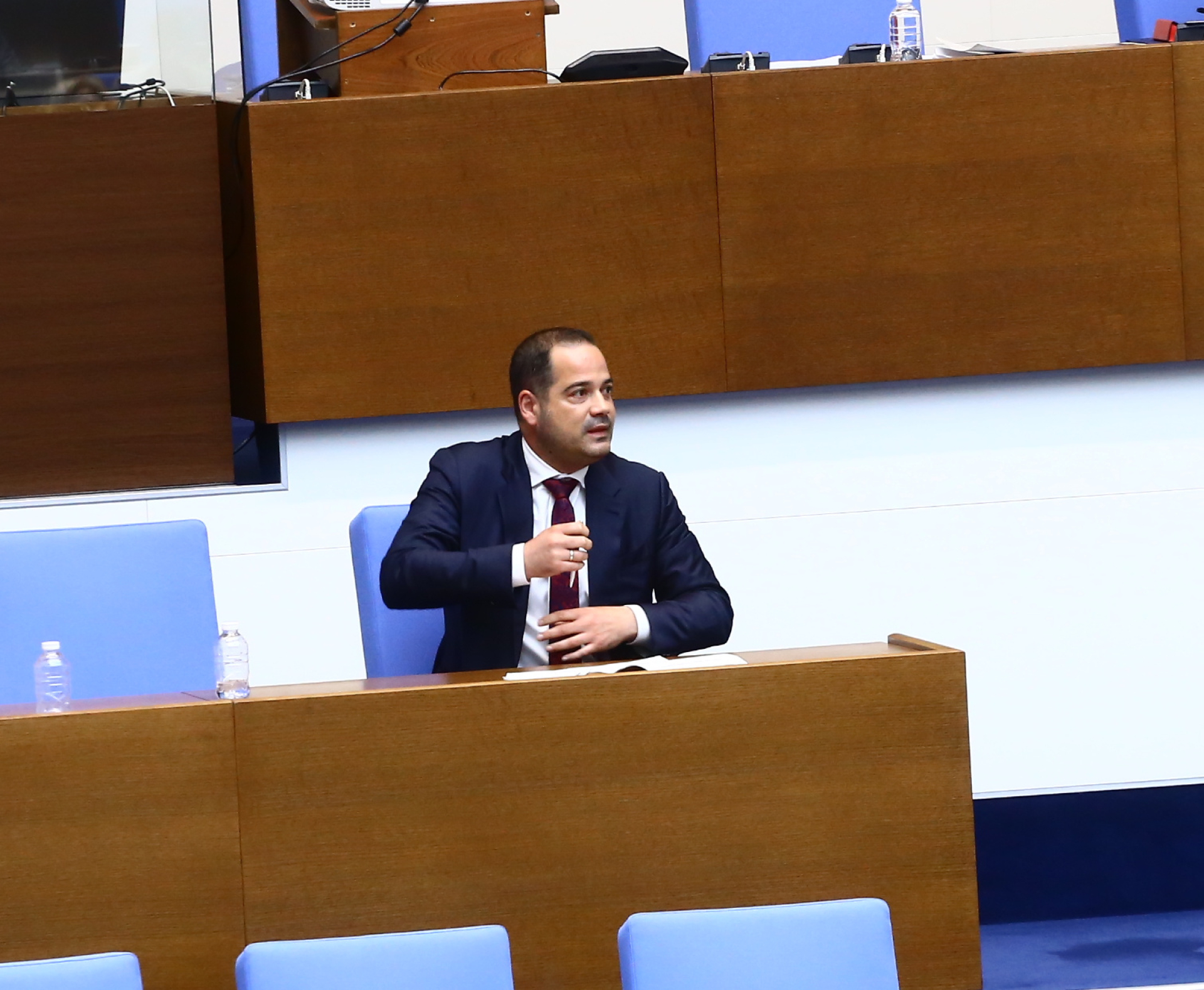 Жега: Взривиха НС с разкрития за Брендо