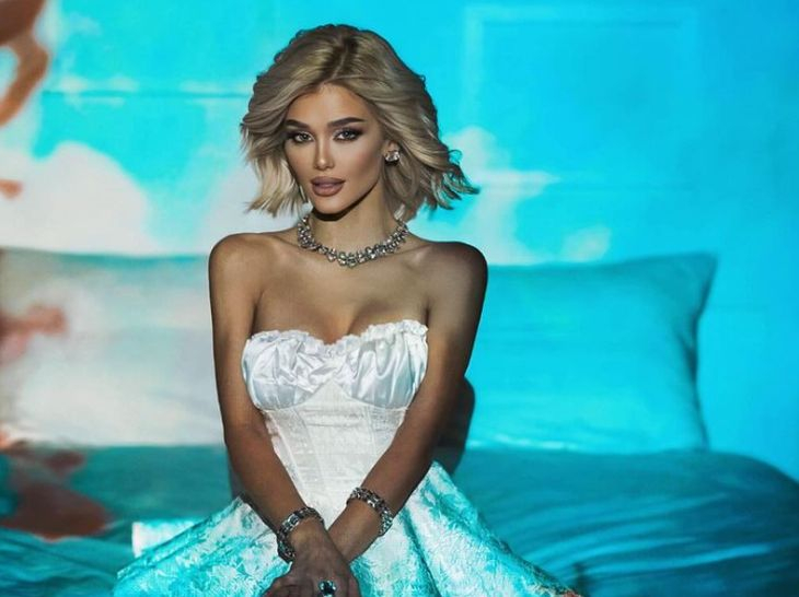 Фолк фурия показа голо дупе, ще отворите уста СНИМКА 18+