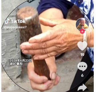 20 години живот в риск: Работници изтръпнаха като видяха какво държи тази баба в ръцете си СНИМКИ