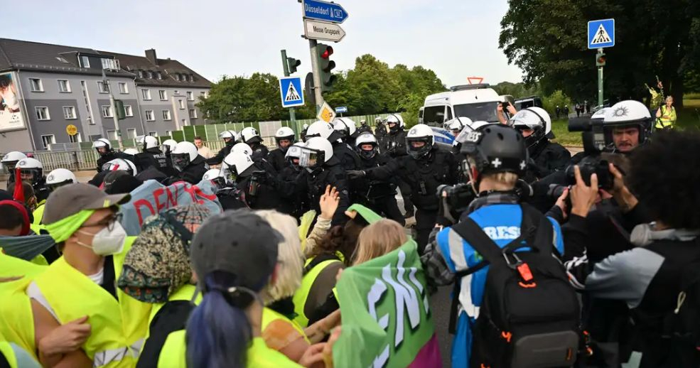 В Германия е страшно, кръв се лее в този град СНИМКИ