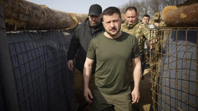Зеленски е безпощаден, поиска да ударят Русия с още...