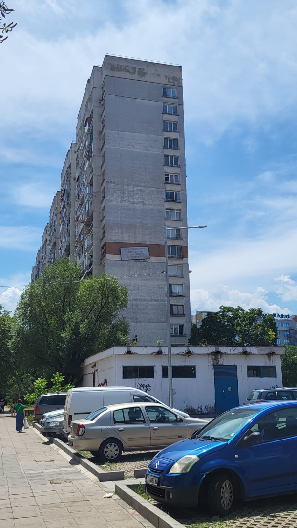 Не е за вярване какво направи 80-годишен Спайдърмен на блок в София СНИМКИ