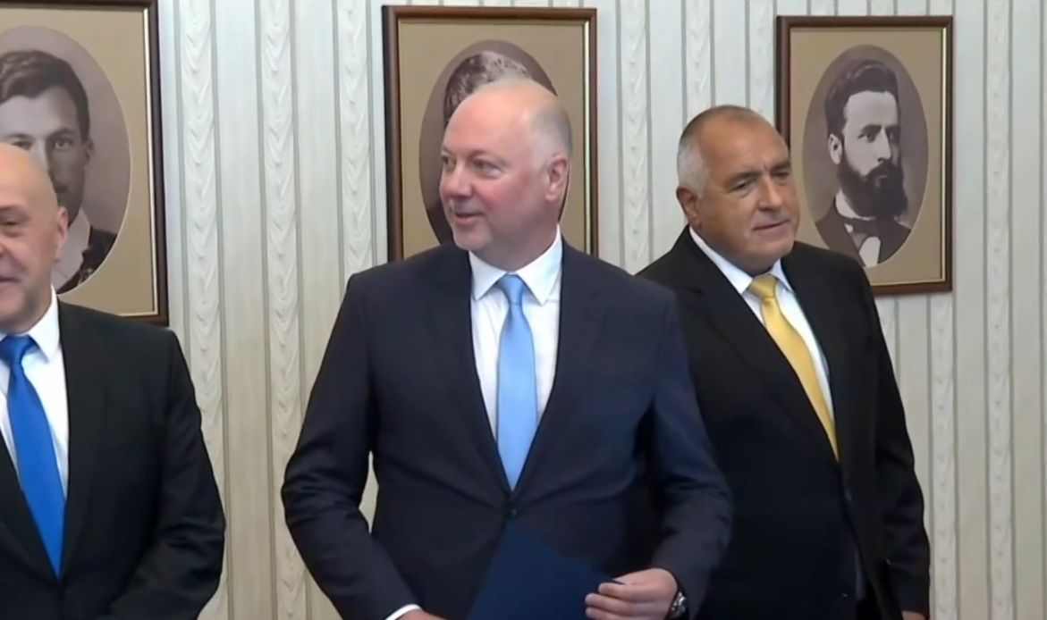 ГЕРБ вече са при Радев, това е кандидатът им за премиер