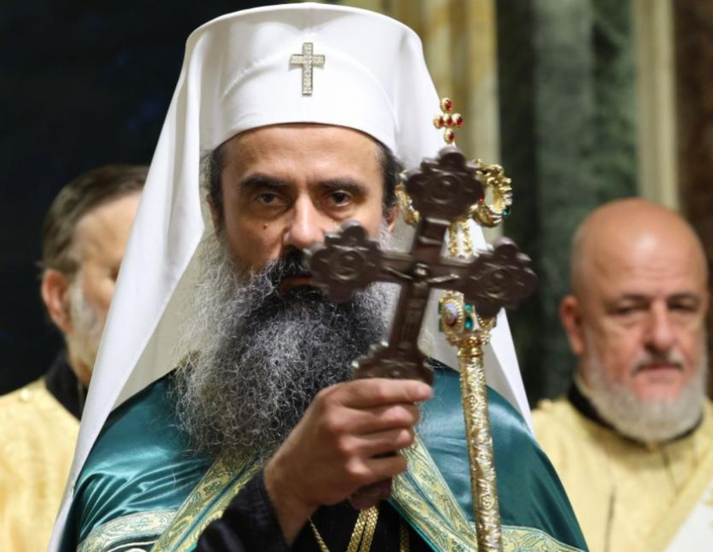 Никанор занесе дар на патриарха, но получи тежък удар