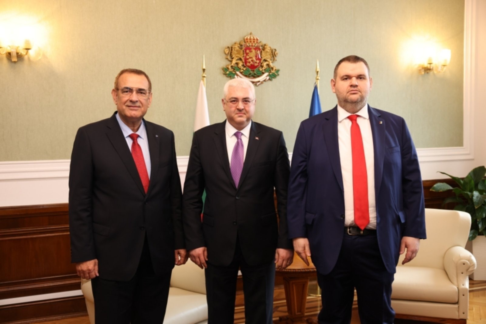 Пеевски и Чакъров се срещнаха с посланика на Турция в България