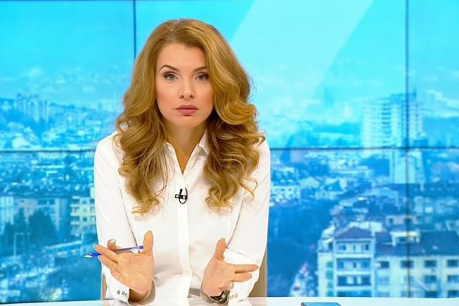 Водещ на БНТ направи нещо невиждано на плажа в Златни пясъци, колежката му изтръпна СНИМКИ