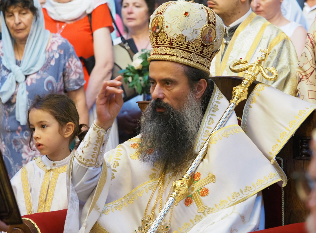 Патриарх Даниил със силни слова, викове „Достоен“ огласиха „Св. Неделя“