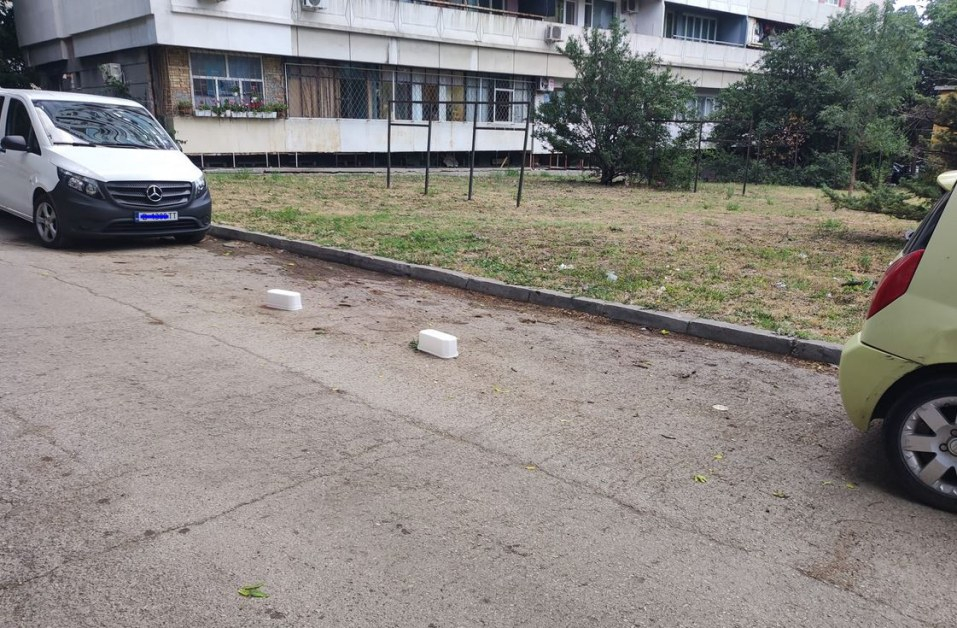 Тубите са минало! Ето ги новите маркировки за пазене на паркомясто СНИМКА 