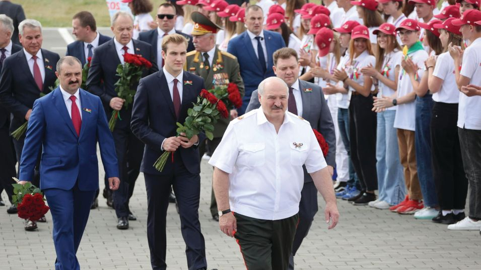 Разкрит! Лъсна неподозирана тайна за сина на Лукашенко СНИМКИ