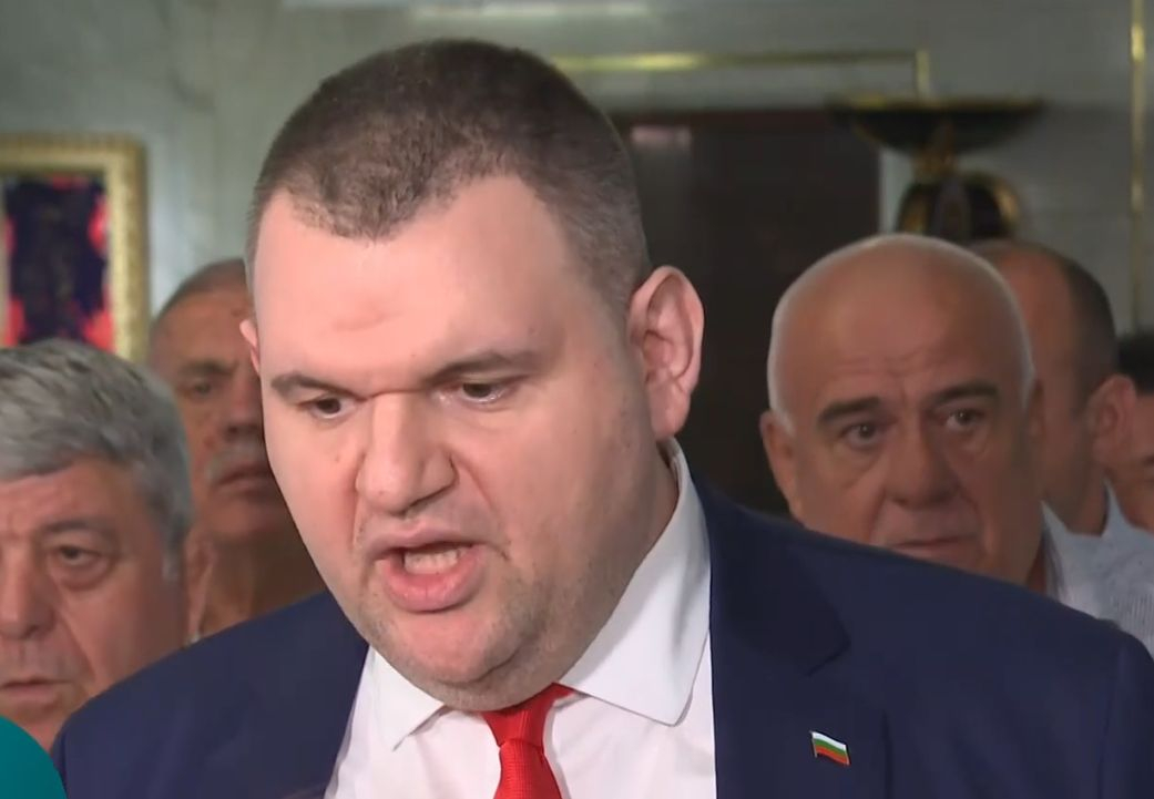Пеевски: С д-р Доган няма да си простим, ако разцепим партията по оста Доган-Пеевски! Ние двамата носим отговорност това да не се случи!