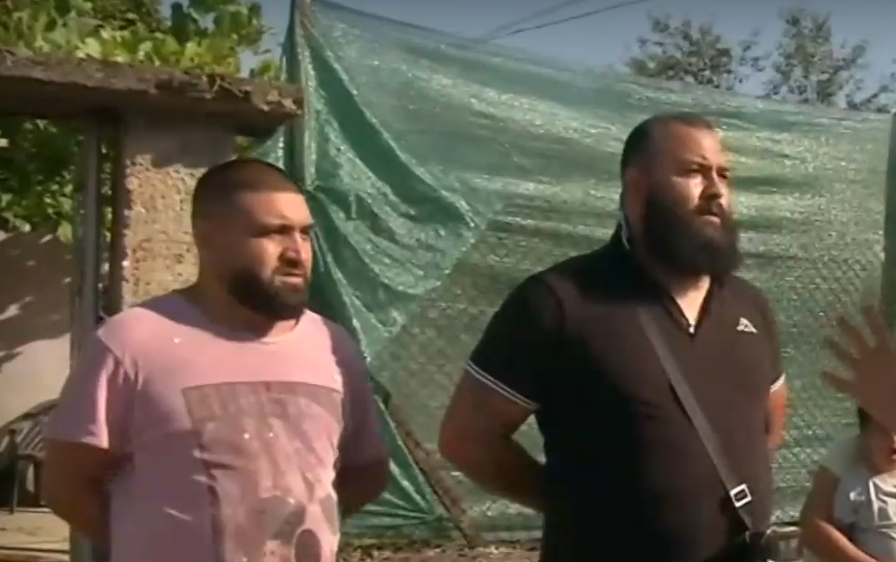 Див Запад в Севлиевско: Селянин гърмя с пушка по съседите, вдигали шум, оказа се... 