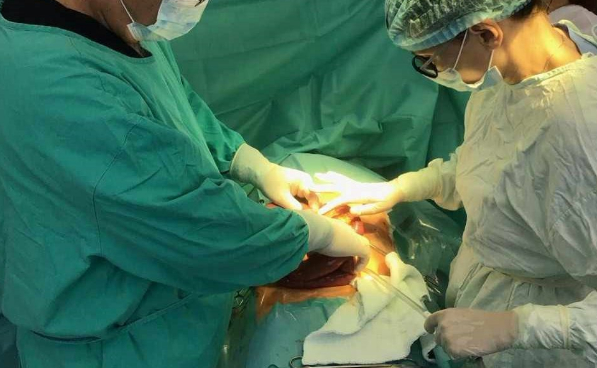 Наши лекари дадоха втори живот на пациент, получил необичайно усложнение