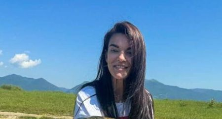 Ослепителна болярка лови чудовища за кеф СНИМКИ 
