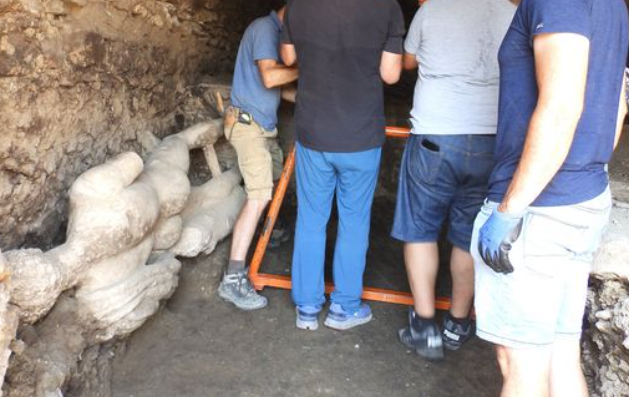 Божествената статуя край Петрич "показа" лицето си СНИМКИ