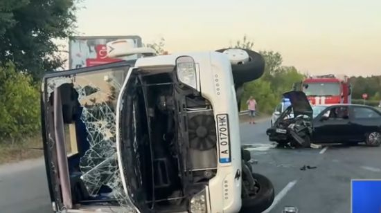 Зверско меле с туристи край Бургас, има много ранени СНИМКИ 18+