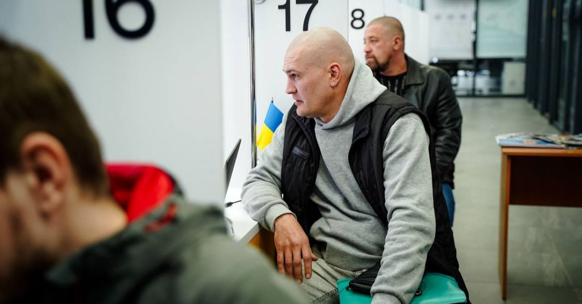 Киев търси от кол и въже мъже за фронта 