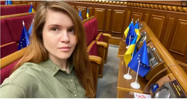 Добавиха острието на Зеленски в базата на сайта "Миротворец", заплашена е с убийство