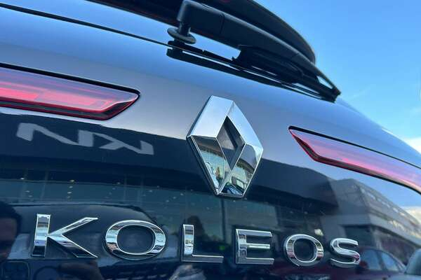 Бюджетен кросоувър на Renault вся смут на пазара СНИМКИ