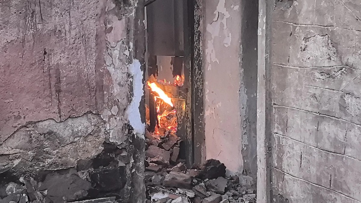 Хората плачат за имотите си: Огненият ад в село Воден в СНИМКИ