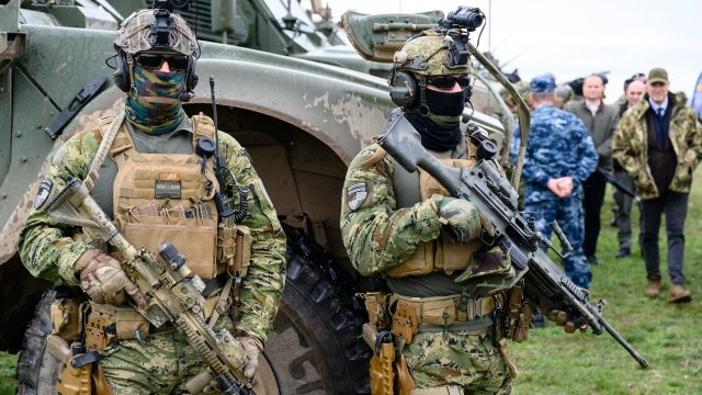 Генерал от НАТО бие аларма: Руснаците кроят нещо в Украйна, това е рецептата