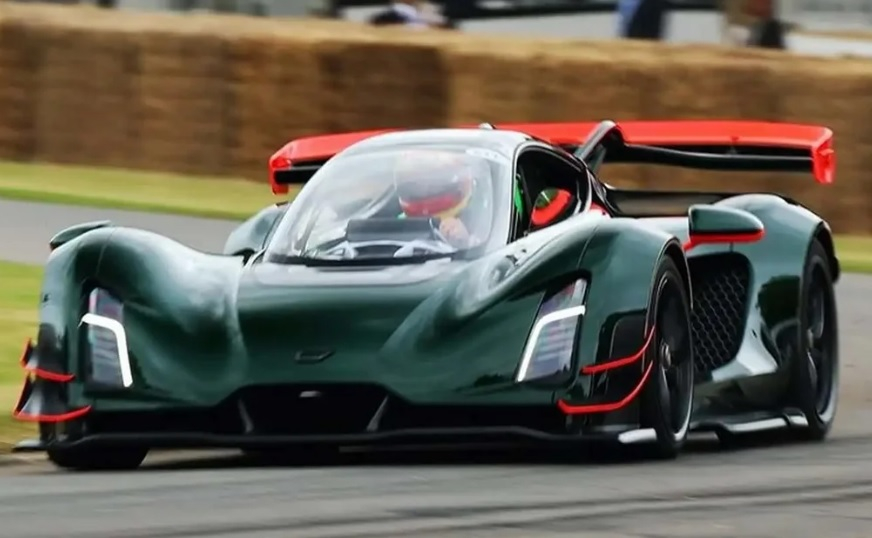 Поставен е нов рекорд за скорост за серийни автомобили ВИДЕО