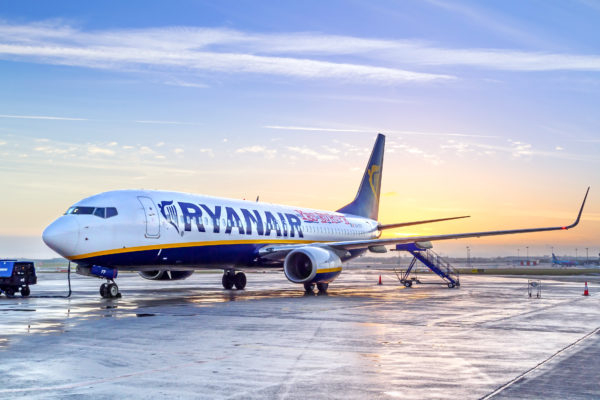 Ryanair вдига цените на билетите