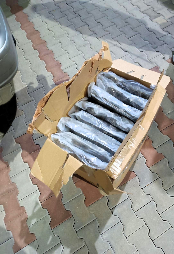 ГДБОП с мощен удар на столичен паркинг, има закопчани СНИМКИ 