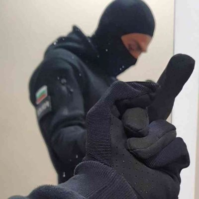 Бомбастични новини около сина на Нотариуса, работи в... СНИМКИ