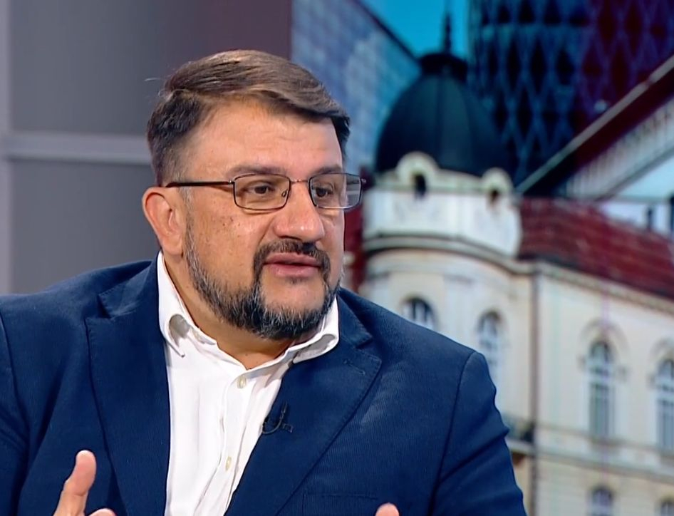 Сецнаха Настимир Ананиев с въпрос за пудели и пачки, а той...