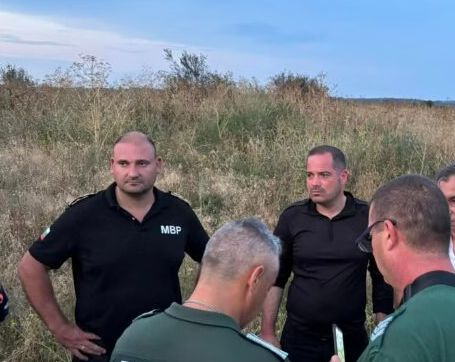 Хората от опожарените села благодарят на Калин Стоянов. Лично на терен ръководи спасителите