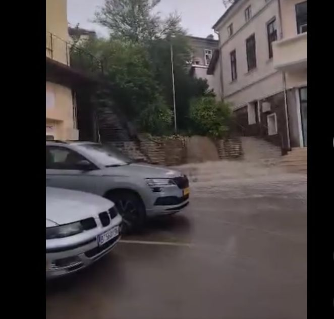 Бурята се разрасна: Помете тази част от България, затвори пътища ВИДЕО