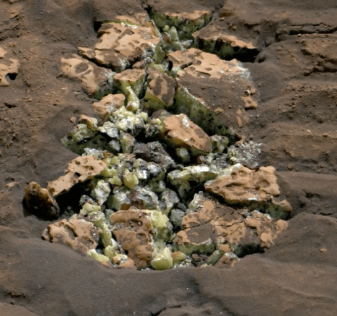 Марсоходът Curiosity направи изумително откритие на Червената планета СНИМКА