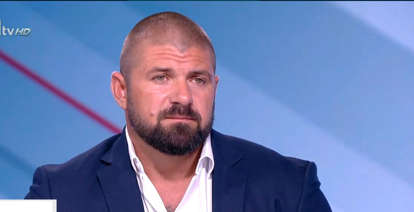 Цветанка Ризова си реже вените и прави магии заради "Величие"
