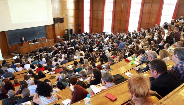 Всеки го знае, а малцина го признават! Истината за БГ заплатите лъсна