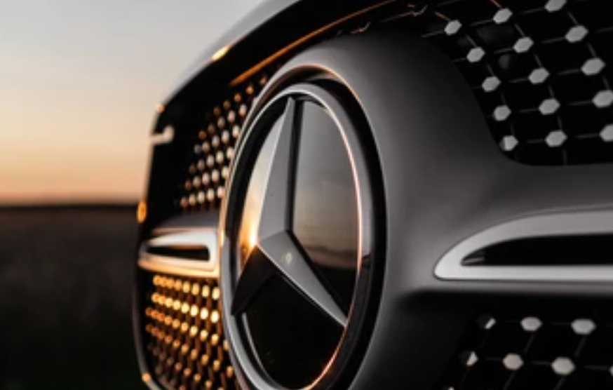 Фотошпиони показаха уникалния салон на обновения Mercedes-Benz GLE СНИМКИ