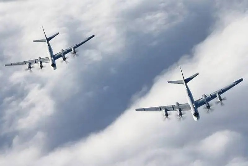 Екшън в небето до Аляска: NORAD изпрати изтребители, за да „прехванат“ руски и китайски ракетоносци 