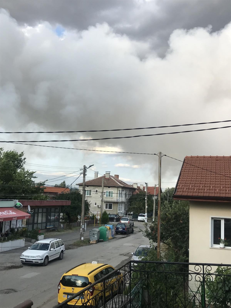 Първа версия за взрива в склада бомба, хора от Елин Пелин с разкрития за ада ВИДЕО