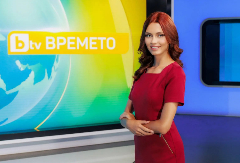 bTV удари конкуренцията с гореща синоптичка, вижте я чисто гола СНИМКИ 18+