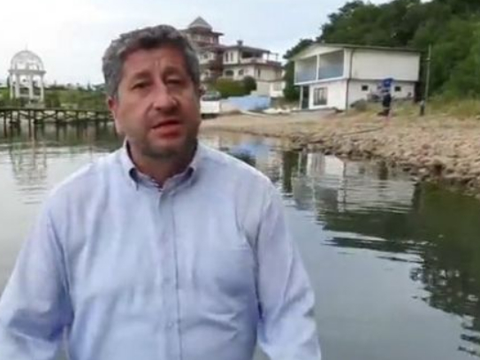 В отчаянието си Христо Иванов грабна ибрика и тръгна към Сарая!