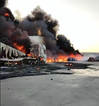 Гори голям завод край Пловдив, чуват се взривове! Зрелищни СНИМКИ