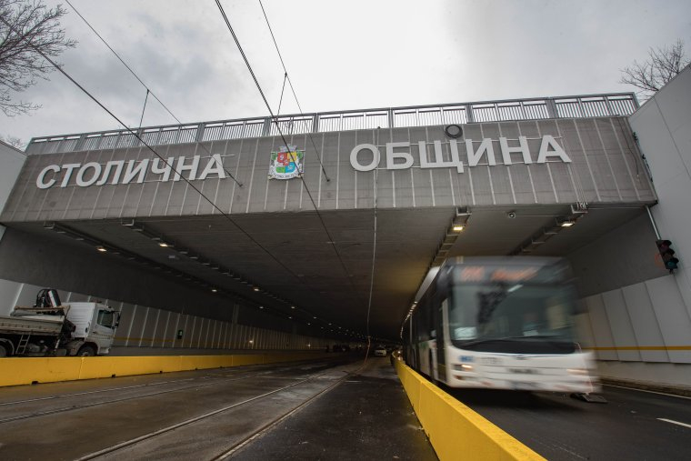 Смъртоносно безумие в тунела на „Люлин“, всички изтръпнаха от ужас ВИДЕО