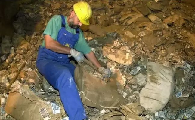 Купища пари намерени в тунел в Германия, изнасят ги с 300 камиона СНИМКИ