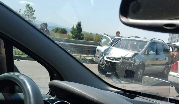 Ужасът на АМ „Тракия“ продължава: Шофьорите са в капан, мистерията е голяма СНИМКИ