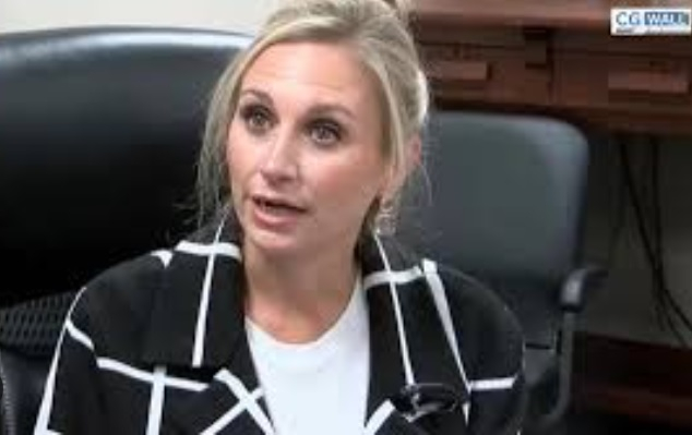 Арестуваха кметица заради секс с непълнолетно момче СНИМКИ