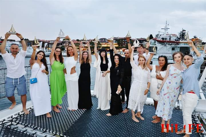Наградиха туристическият бранш на Summer Bright Awards на яхта в морето СНИМКИ