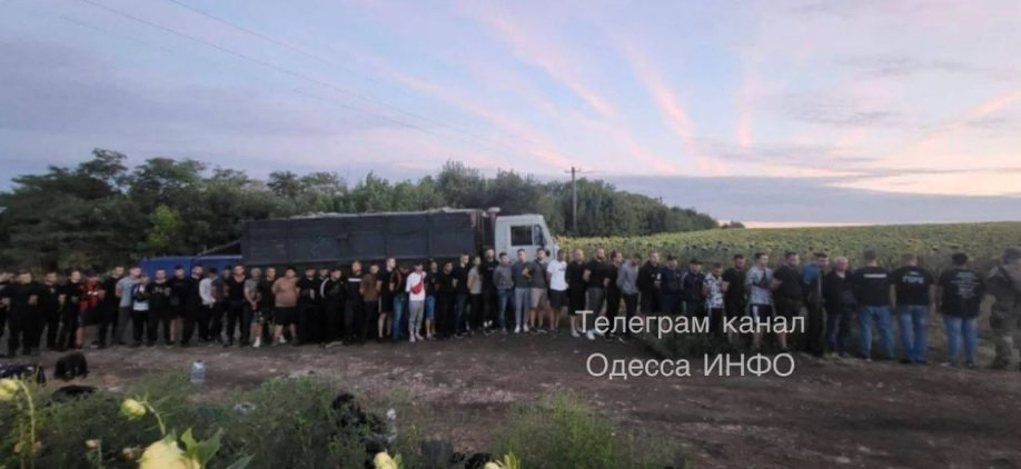 В Одеска област задържаха "рота" от бегълци от военна служба СНИМКИ