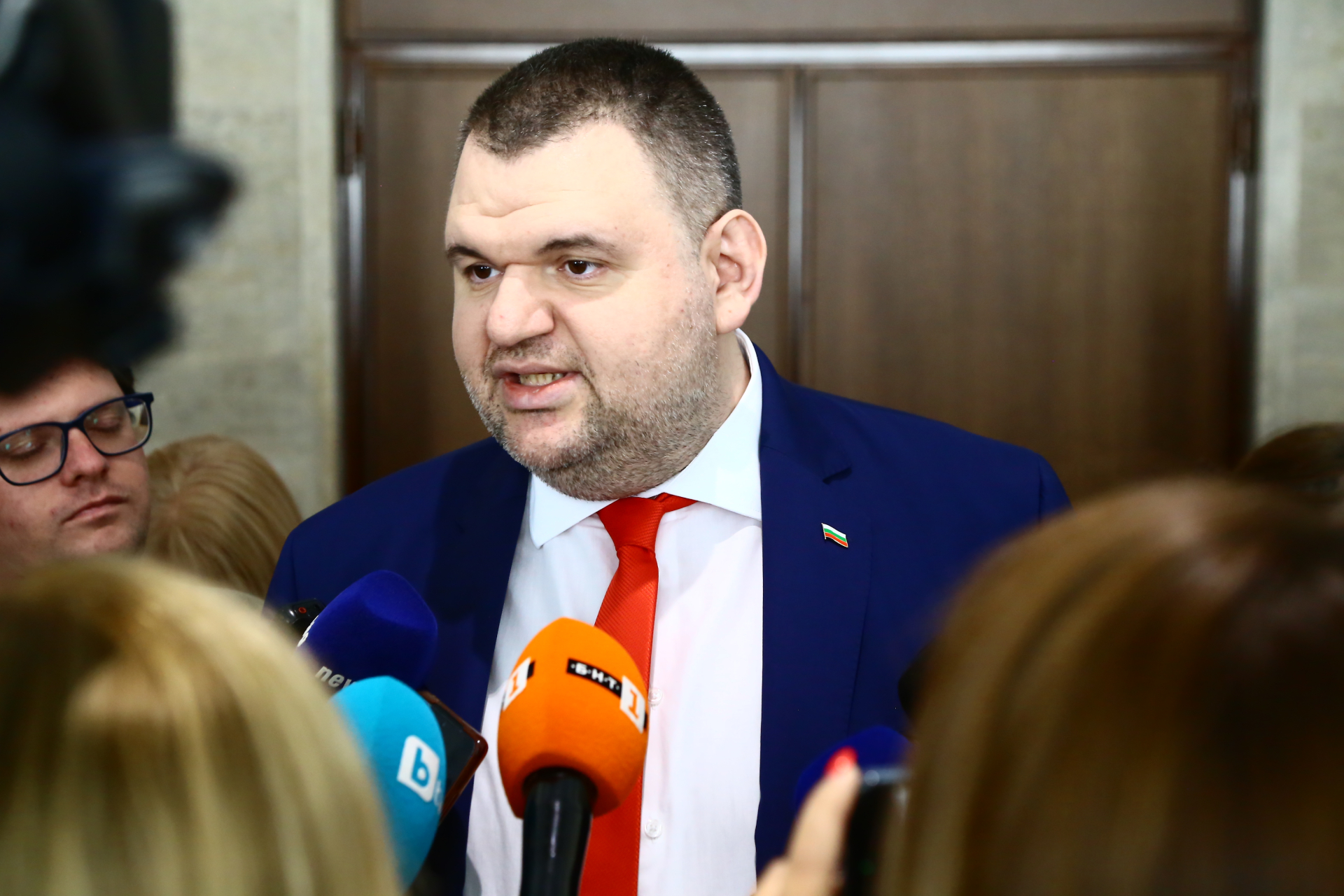 Ексклузивно! Пеевски разкри за нови тайни срещи на ПП-ДБ в офиса на Христо Иванов! Готви се коалицията на Москва!